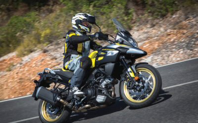 Standesgemäß, der „König“ erhält eine Suzuki, der „Prinz“ eine Kawasaki