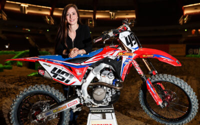 „Miss NRW“ Kim Irmgartz zu Gast beim Supercross in Dortmund